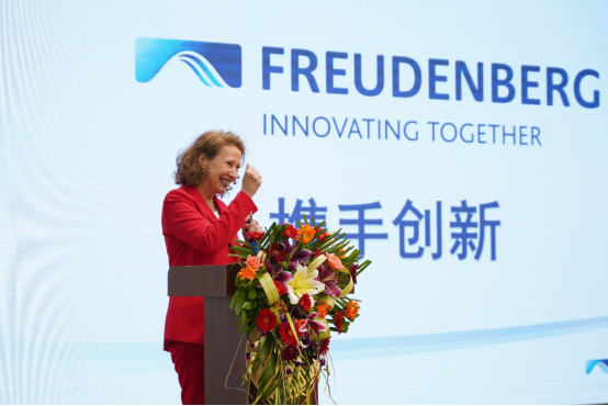 1_1_1_“防水层新出产模式治理构筑渗漏顽症”防水改革钻研会在南宁进行（终稿）(1)2209.png